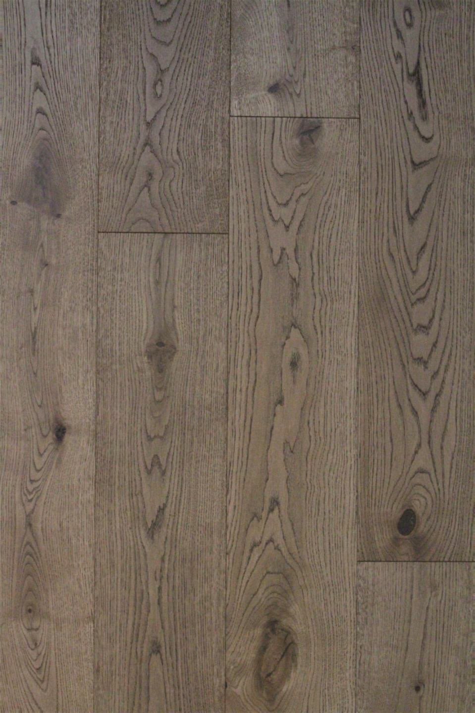 Original Classic oak flooring grade photograph supplied by the owner